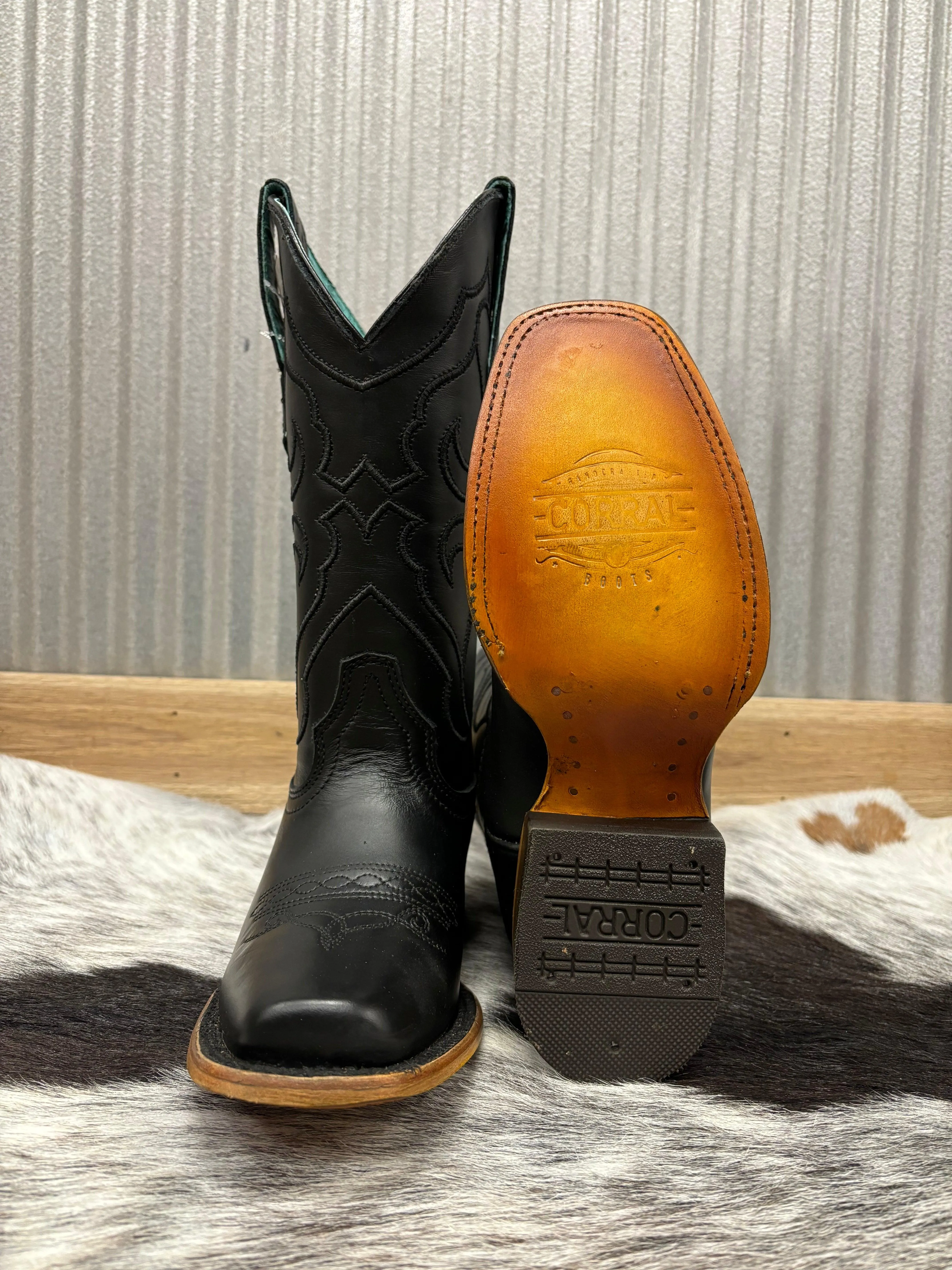 Corral Women's Black Leather Embroidered Square Toe Cowgirl Boots Z5167