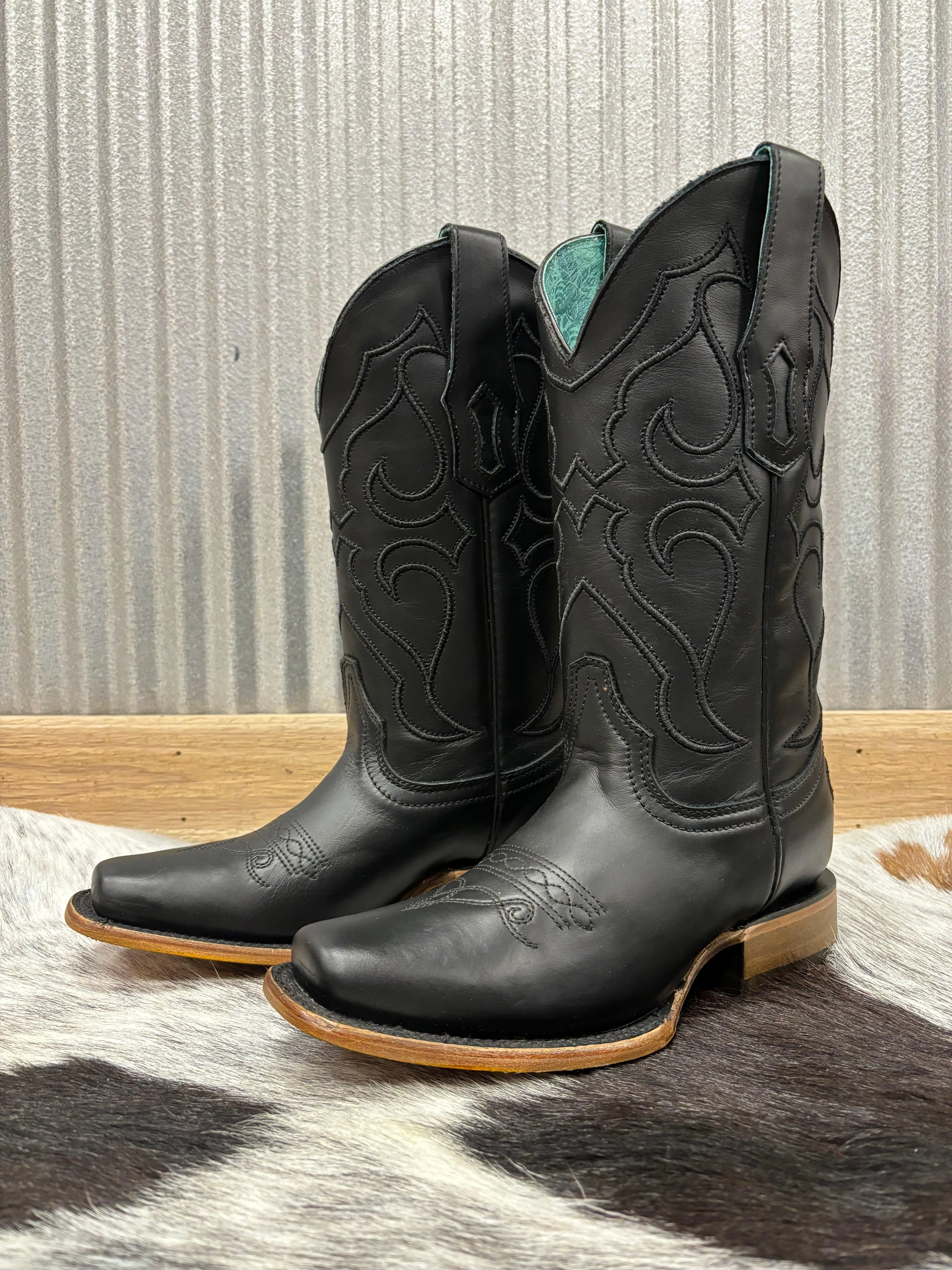 Corral Women's Black Leather Embroidered Square Toe Cowgirl Boots Z5167