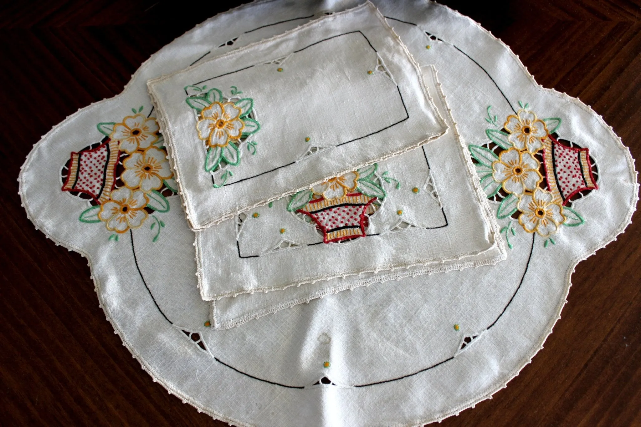 Embroidered Table Runners and Doilies, Light Ecru Linen Table Dresser Set 14598