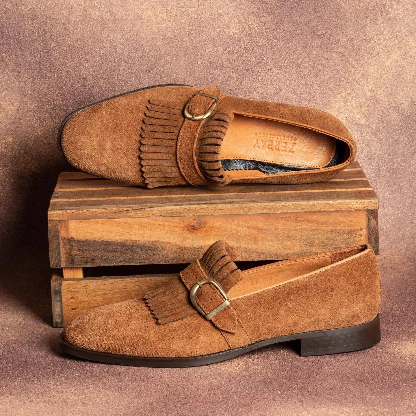 Leisure buckle loafers