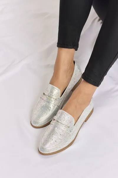 Rhinestone Pointed Toe Loafers in Silver