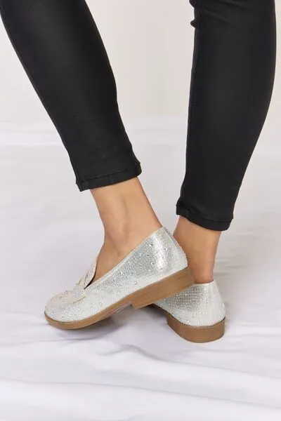 Rhinestone Pointed Toe Loafers in Silver